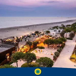 Pini Village 4*, Punta Marina Italien