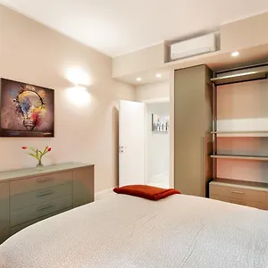 Maggiore Flats , Bologna Italien